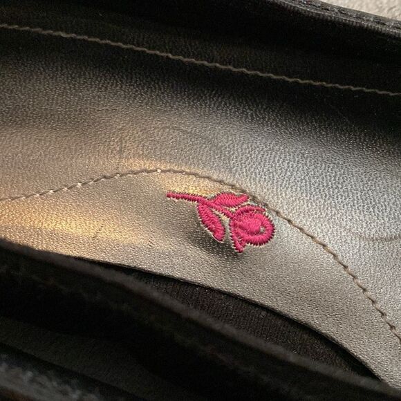 Ros Hommerson Tasha Black Sheep Leather Iquana Flat Dress shoe, 8.5 like new - Picture 9 of 10